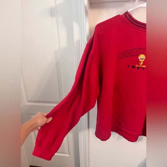 VENDOR ITEM : FINAL PRICE VTG 2001 Looney Tunes Red Women’s XL Embroidered - Picture 3 of 8